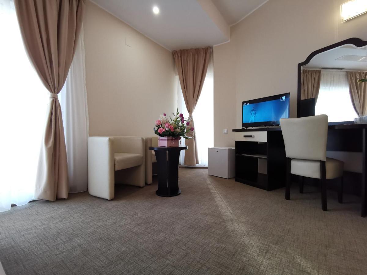 Hotel New Derby Constanta Ngoại thất bức ảnh